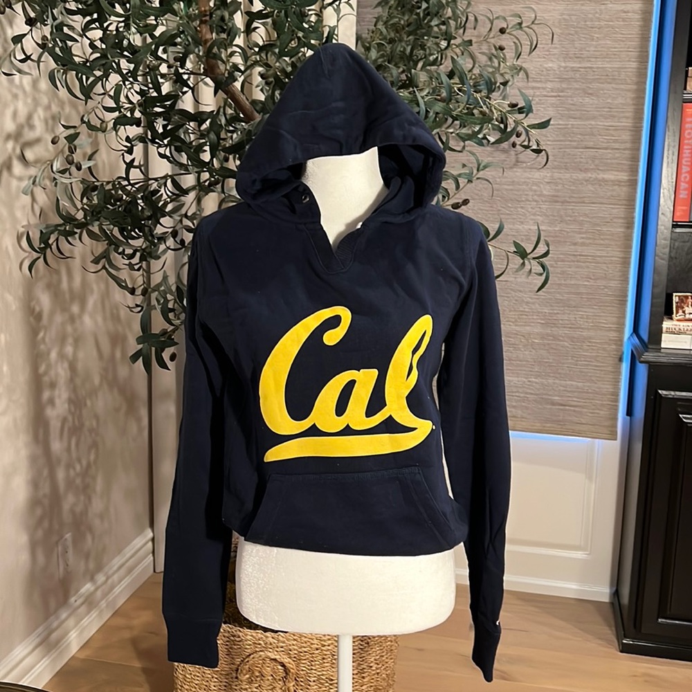 University of California Women's medium Hoodie League Collegiate Outfitters